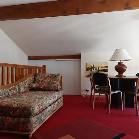 Maison Mitoyenne Avec Jardin, Et Commerces à Pied - Fr-1-239-772 Appartement